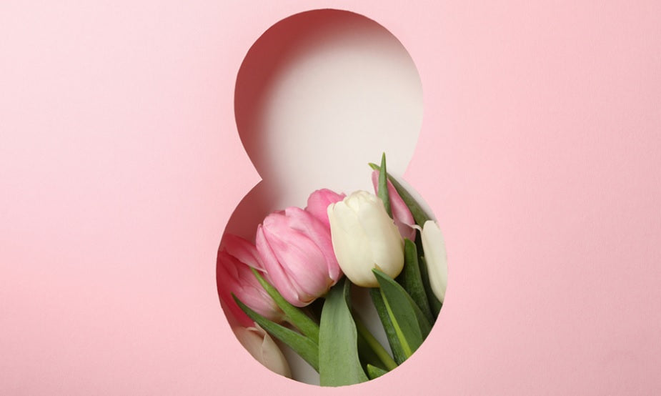 Celebrate Women's Day with Fresh Flowers From Glamour Rose